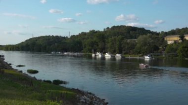 Beaver nehir kenarında Bridgewater ve Rochester, Pennsylvania kurulması bir çekim.