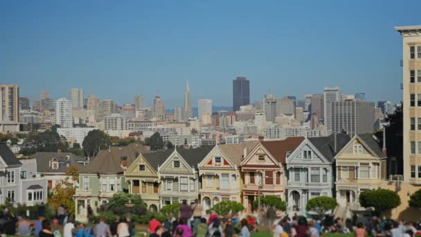 Casas victorianas de Damas Pintadas en San Francisco — Vídeo de stock