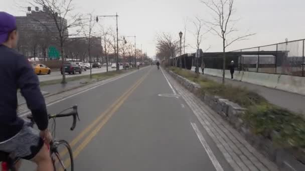 Trilha de bicicleta de equitação POV em Manhattan — Vídeo de Stock