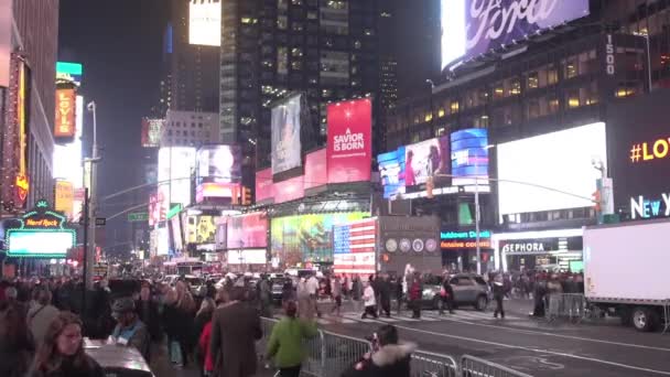 Times Square noc ustanawiającego strzał — Wideo stockowe