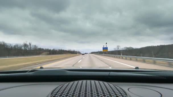 POV rijden op westerse Pennsylvania snelweg — Stockvideo