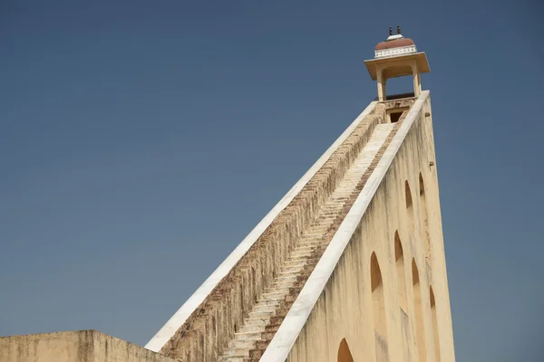 Sun-dial tower in Jaipur — Stock Photo, Image