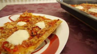 Ev yapımı pizza kesici