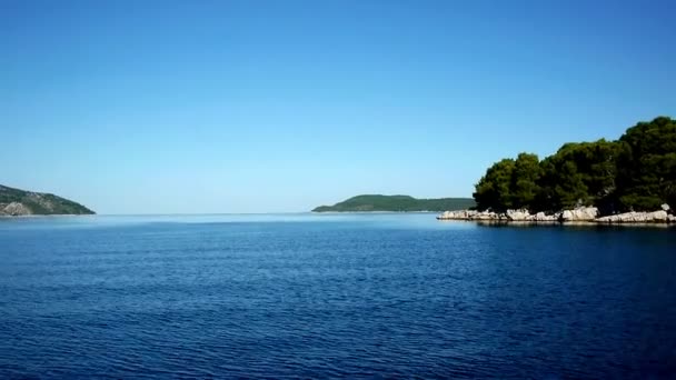 Modré moře a ostrovy Jadranu — Stock video