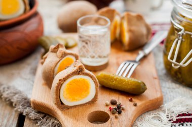 Kokurki, çavdar hamur katı pişmiş yumurta sarılı