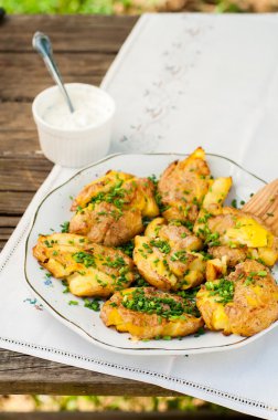 Avustralya kaza sıcak patates ile ekşi krema 