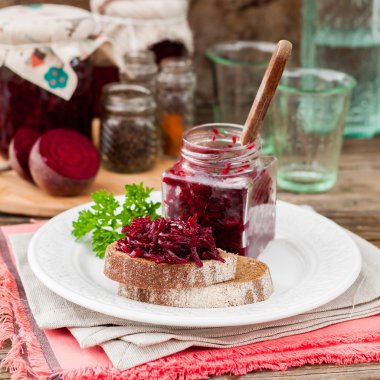 Pancar sos korur çavdar tost