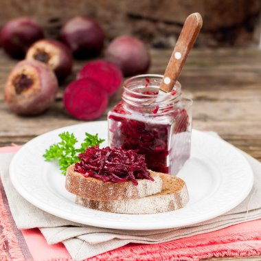 Pancar sos korur çavdar tost