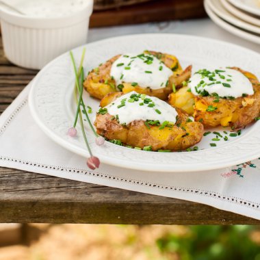 Avustralya kaza sıcak patates ile ekşi krema 