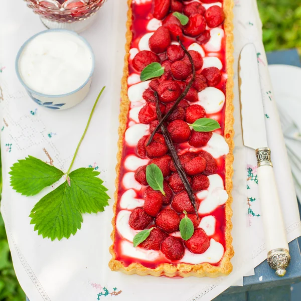 Tart de coalhada de laranja com morangos de baunilha — Fotografia de Stock