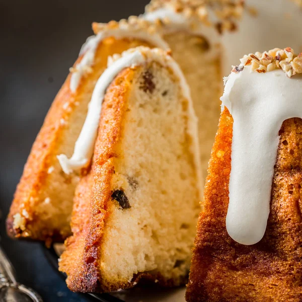 Pacchetto Natale Torta Frutta Con Glassa Mandorle Tritate Vicino Quadrato — Foto Stock