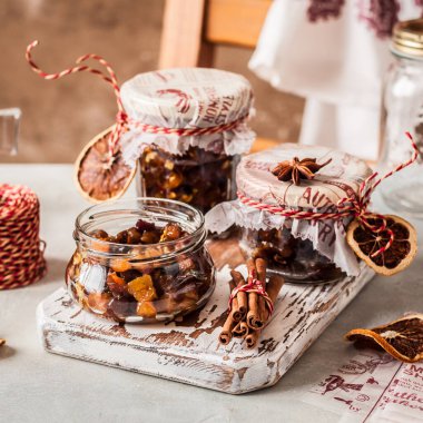 Kavanozda Noel Meyve Kıyması, İngiliz Kıyması, kare