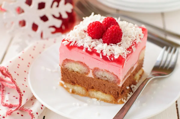 No Bake Chocolate, Raspberry and Savoiardi Layer Cake — Stock Photo, Image