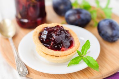 Erik, portakal ve nane (tartlets küçük tart kabukları reçel)