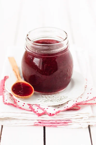 Confiture de prunes fabriquée dans une cuisinière lente (Crock Pot, Multicooker) ) — Photo