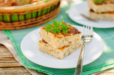 Kokulu Cheesecake (süzme peynir fırında) wiith otlar