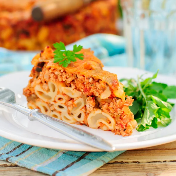 Een stuk voor bolognese pasta bake — Stockfoto