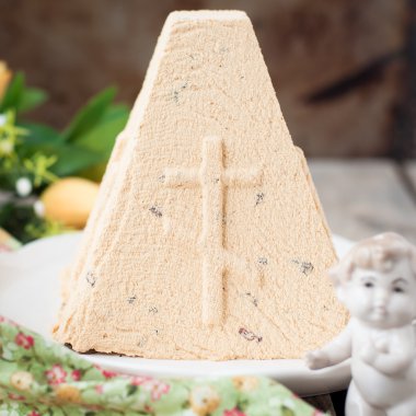 Karamel lor Paskha, geleneksel Rus paskalya tatlısı