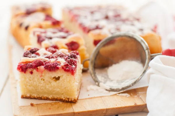 Framboos en yoghurt Cake — Stockfoto