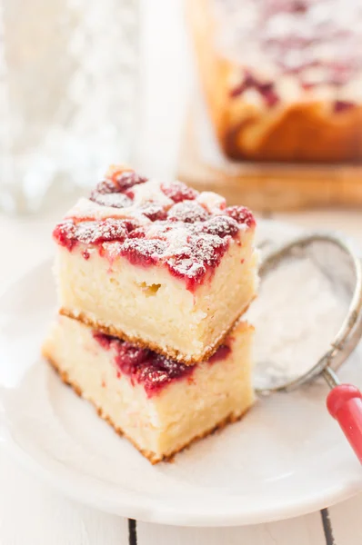 Raspberry and Yogurt Cake — Stock Photo, Image