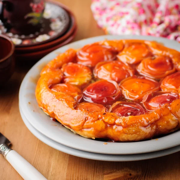 Tarte aux pêches et thym Tatin — Photo