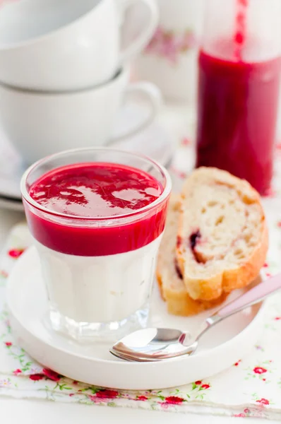 Greek Yogurt with Berry Sauce and Slices of Sweet Bread — Stock Photo, Image