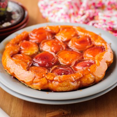 Şeftali ve kekik Tart Tatin