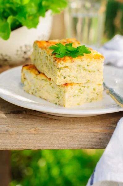 Zucchini-Reisscheibe mit Käse — Stockfoto