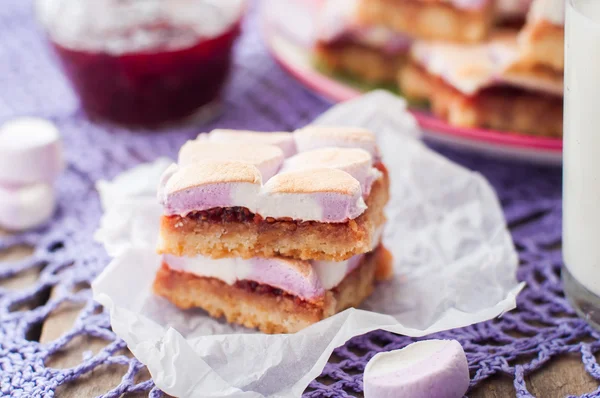 Marshmallow Jam Slice — Stock Photo, Image