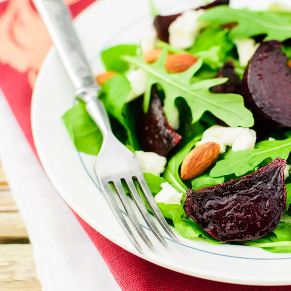 Roast Beet, Almond, Feta and Rocket Salad — Stock Photo, Image