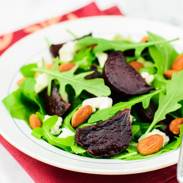 Roast Beet, Almond, Feta and Rocket Salad — Stock Photo, Image