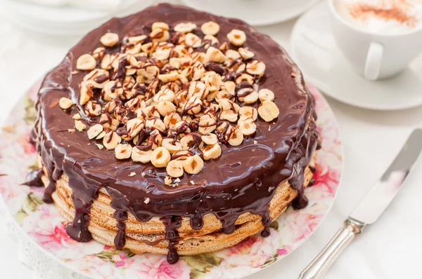 Bolo de creme de chocolate e avelã — Fotografia de Stock