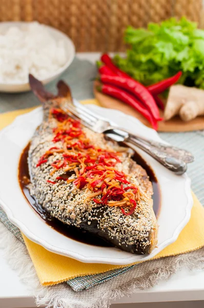 Asian Style Baked Fish With Chili, Ginger and Soy Sauce Dressing — Stock Photo, Image