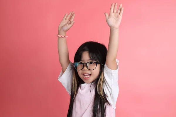 Retrato Menina Asiática Jovem Fundo Rosa — Fotografia de Stock