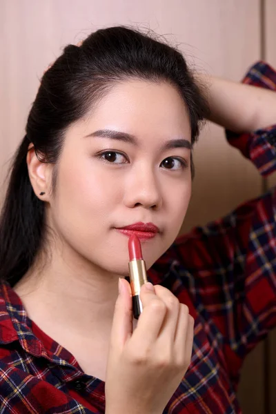 红唇的亚洲女人 — 图库照片