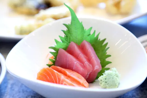 Das Japanische Gericht Namens Sashimi Der Weißen Schüssel — Stockfoto