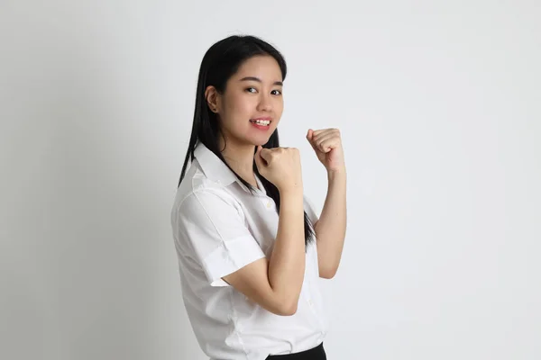 Ragazza Asiatica Uniforme Universitaria Piedi Sullo Sfondo Bianco — Foto Stock