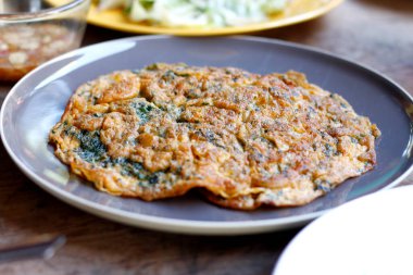 Tabakta Tayland omleti.