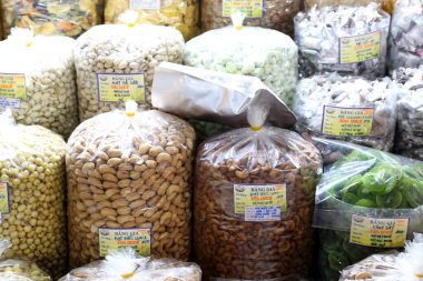 Ho Chi Minh Şehri, Vietnam - 20 Aralık 2019 Ho Chi Minh City, Vietnam 'daki Ben Thanh pazarı.