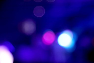 Gece partisindeki soyut sahte ışık..