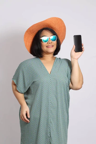 Mujer Asiática Sobre Fondo Blanco —  Fotos de Stock