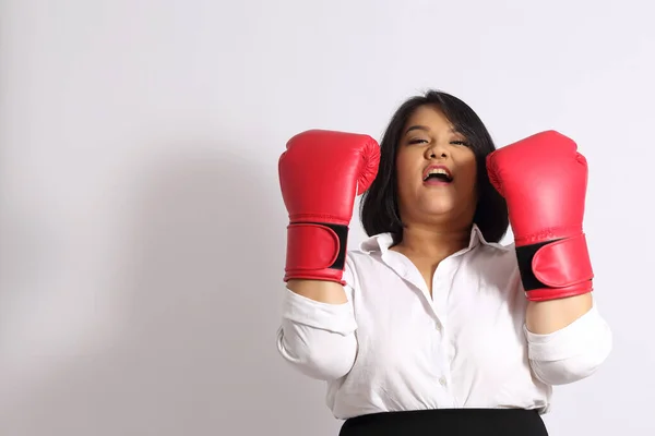 白人背景的亚洲女人 — 图库照片