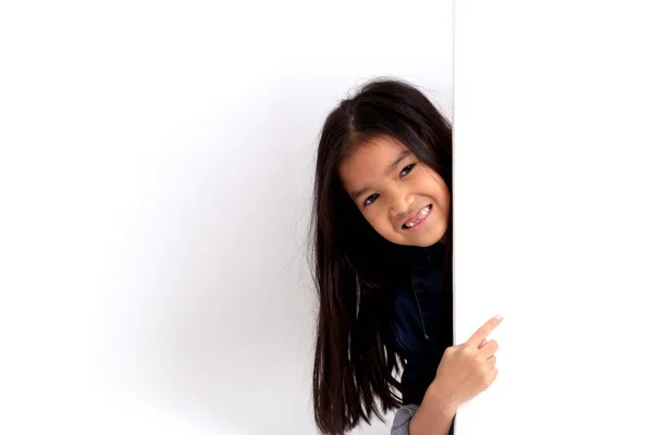 Menina Asiática Sobre Fundo Branco — Fotografia de Stock