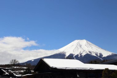 Japonya, Oshino Hakkai 'den Fuji Dağı manzarası.