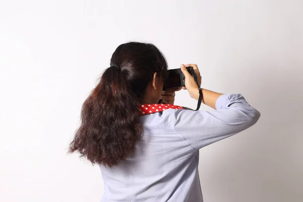 Mujer Asiática Posando Sobre Fondo Blanco —  Fotos de Stock