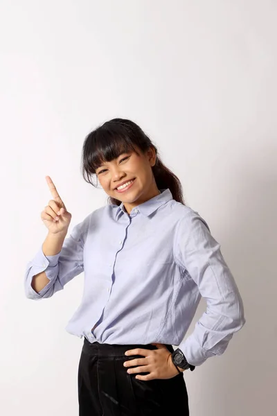 Mulher Asiática Posando Fundo Branco — Fotografia de Stock