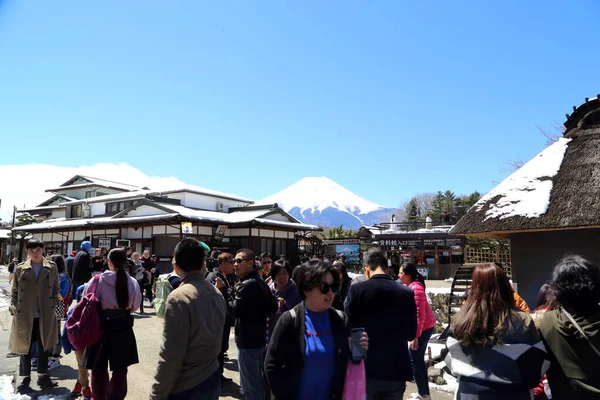 Oshino Hakkai Japán 2019 Április Turisták Ellátogatnak Oshino Hakkai Fuji — Stock Fotó