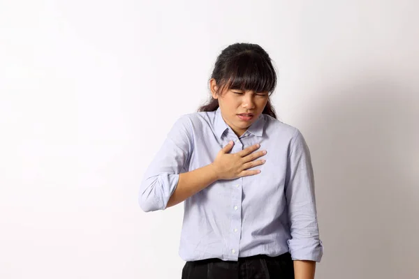 Mujer Asiática Posando Sobre Fondo Blanco — Foto de Stock