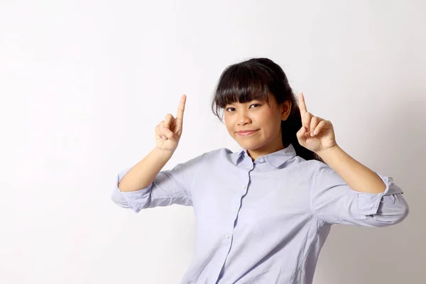 Aziatische Vrouw Poseren Witte Achtergrond — Stockfoto