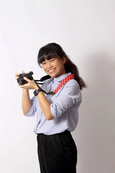 Femme Asiatique Posant Sur Fond Blanc — Photo